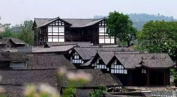 “搭建运营黎锦设计师及设计服务平台”项目向企业授权生产签约仪式在海口举行